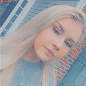 Meet your Posher, Avery